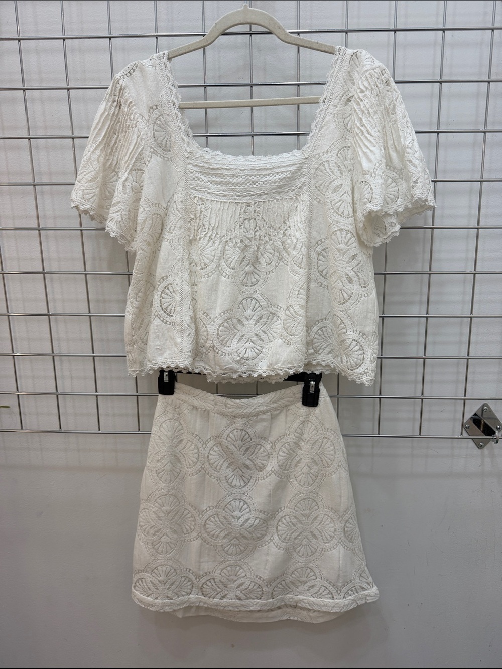 White Lace Two-Piece Skirt Set